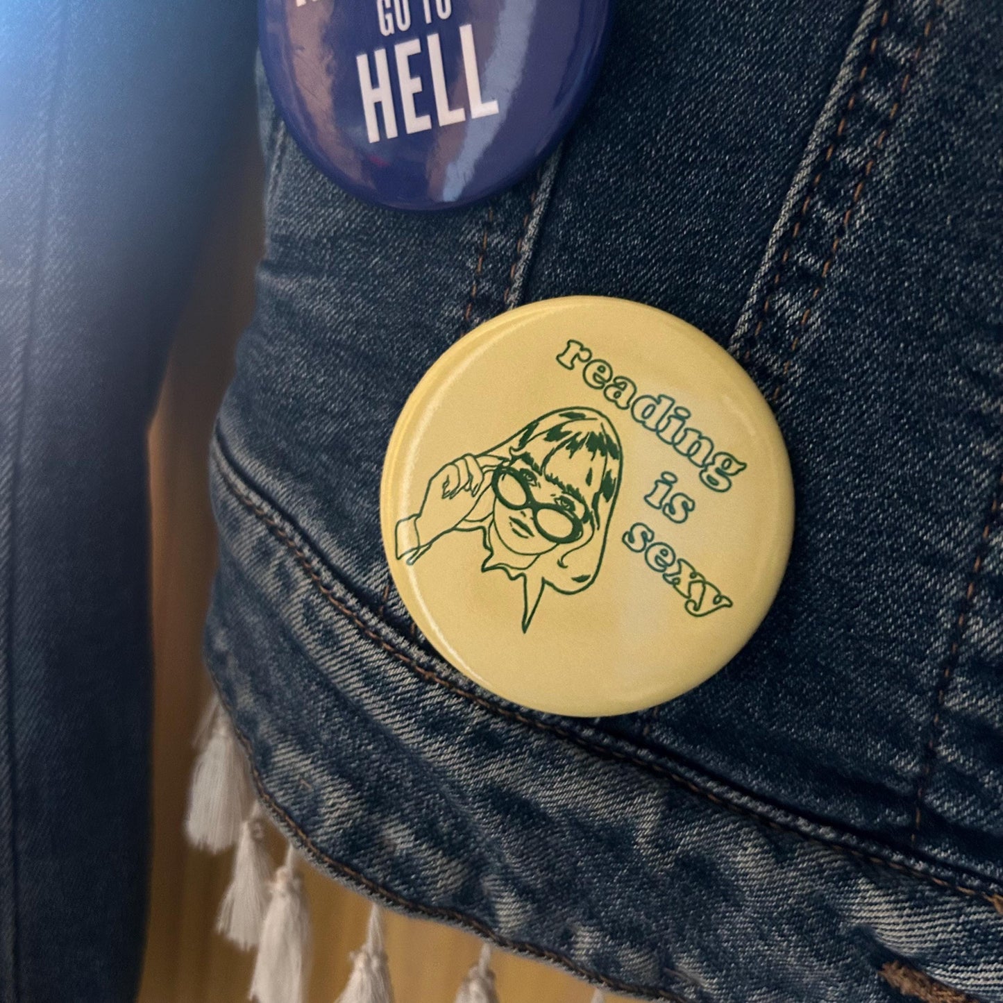 Reading Is Sexy Pin Button 2.25"